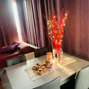 Crystal Tower M&m Apartamento