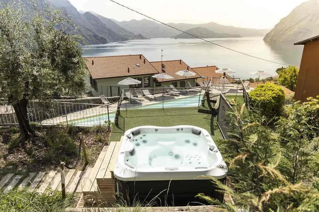 Hotel Miranda Riva di Solto 3*,  Italy